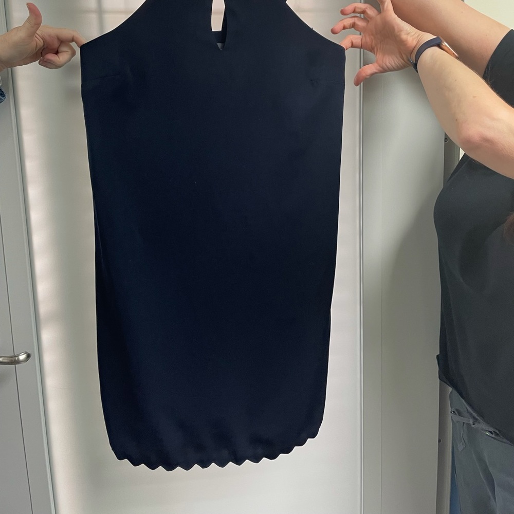 EUC lined, navy blue dress - Picture 4 of 4